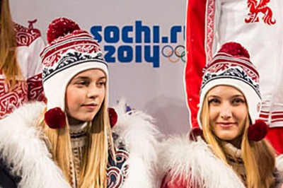 шапочки с ушками из коллекции одежды для олимпийской сборной России