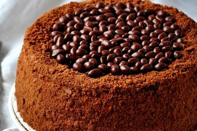 Вкуснейший рецепт торта шоколадный медовик со сгущенкой