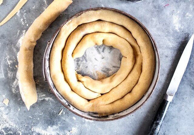 Дрожжевой пирог-улитка: с маком и сухофруктами